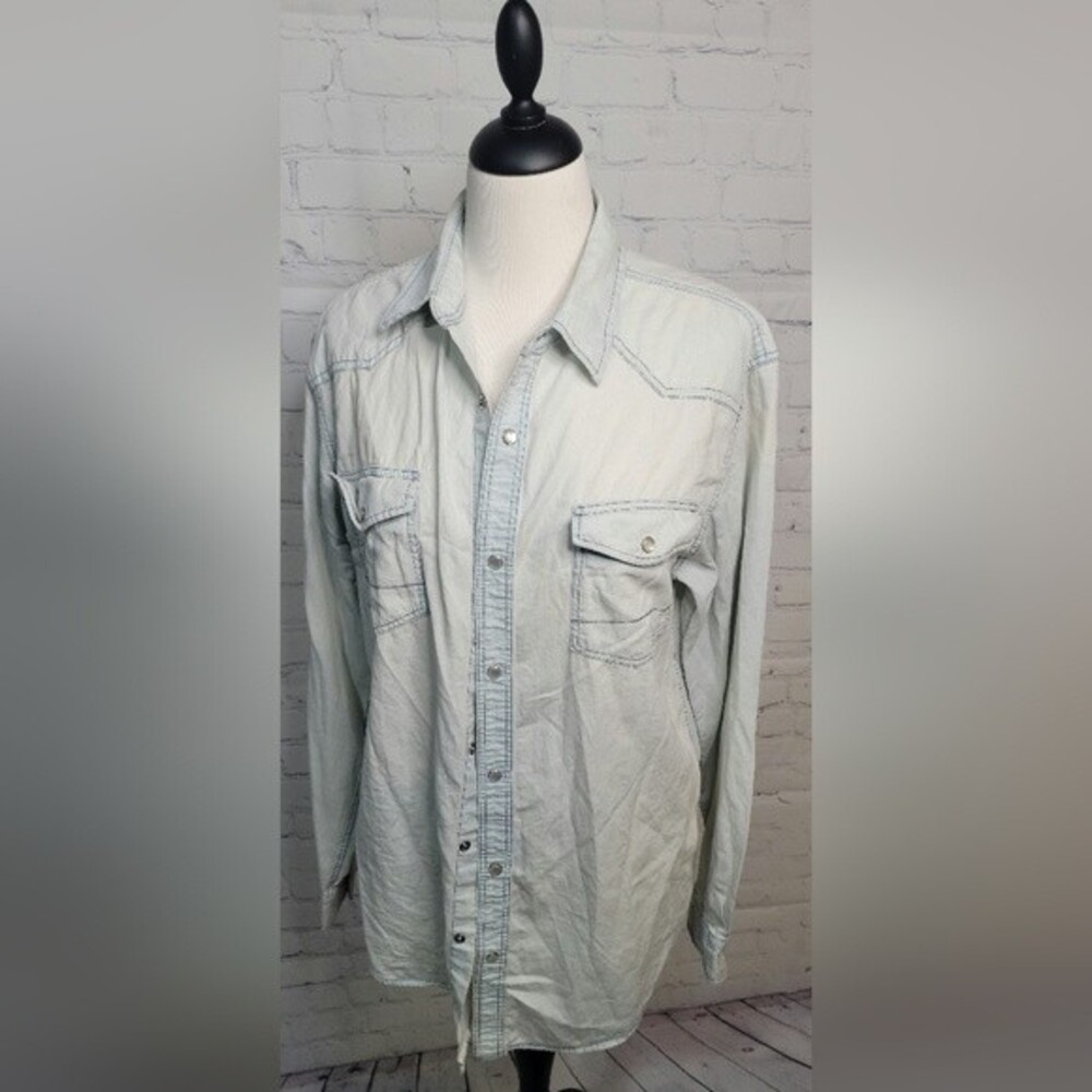 Coastal Shacket size Lg Light Wash Western Button Up Collar Soft Comfort NWT